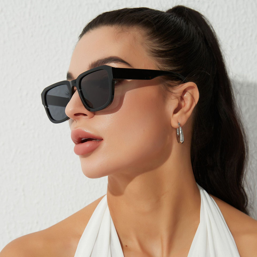 Women's modern sunglasses in chic oversized style Kalsten