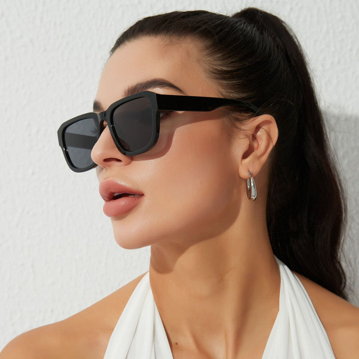 Women's modern sunglasses in chic oversized style Kalsten