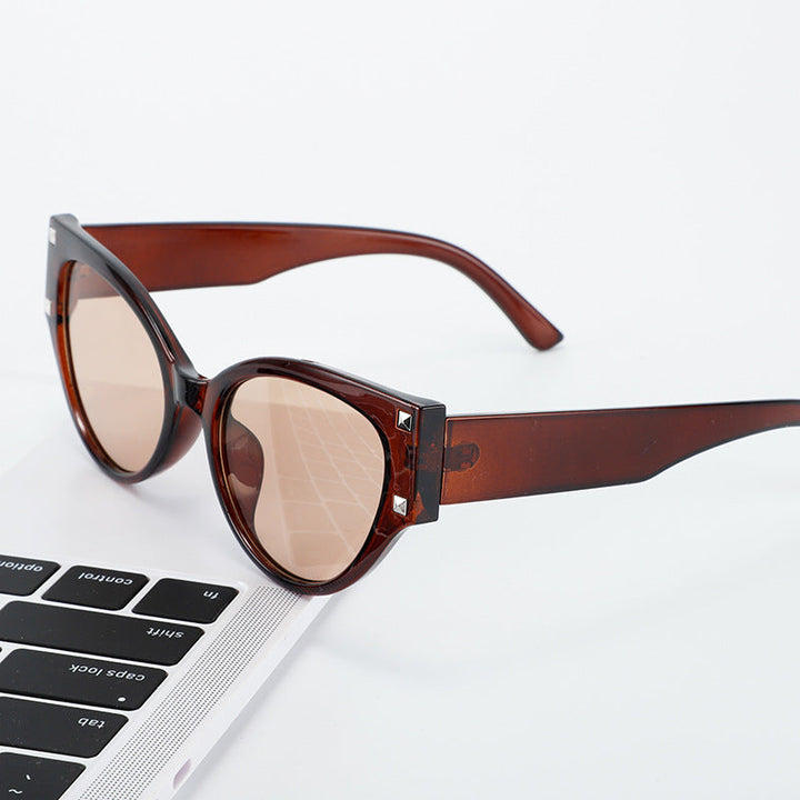Women's trendy Cat-Eye sunglasses with glamorous accents Kalsten