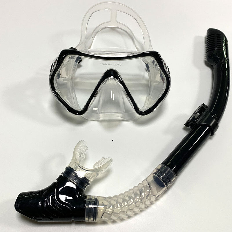 Snorkel mask with secure and comfortable mouthpiece Kalsten