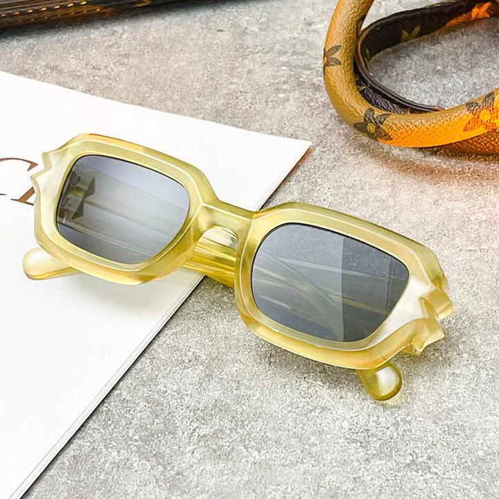 Women's fashionable sunglasses with striking frame Kalsten