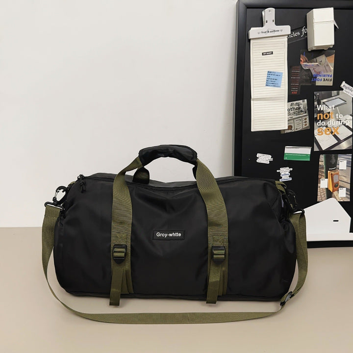 Sporty travel bag with adjustable shoulder strap and sturdy carrying handle Kalsten