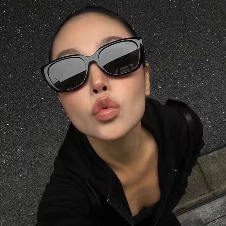 Women's sunglasses in a modern, stylish design Kalsten