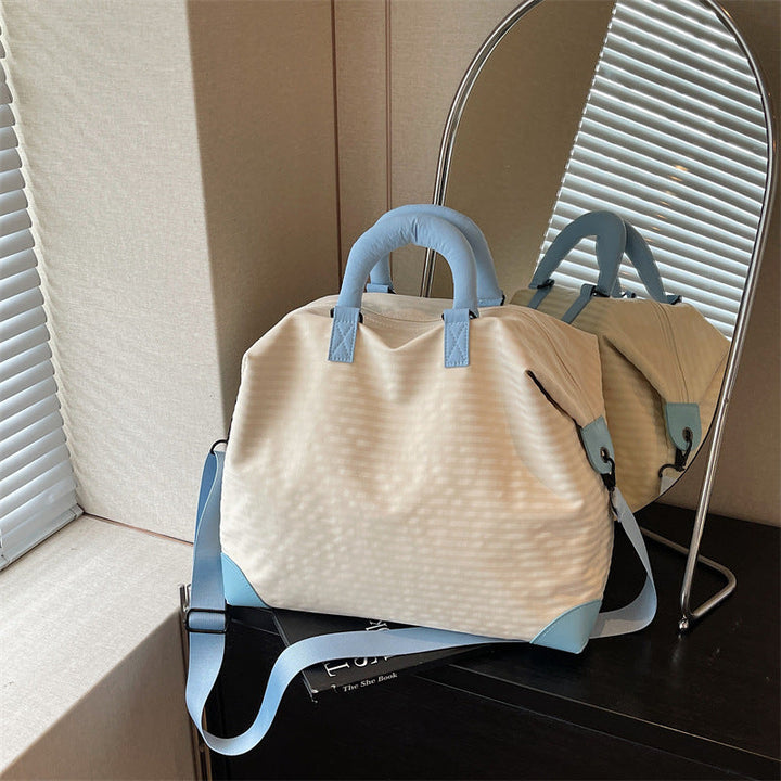 Fashionable Travel Bag with Ergonomic Carrying Strap and Structured Interior Kalsten