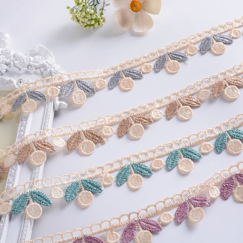 Delicate lace trim Acalora