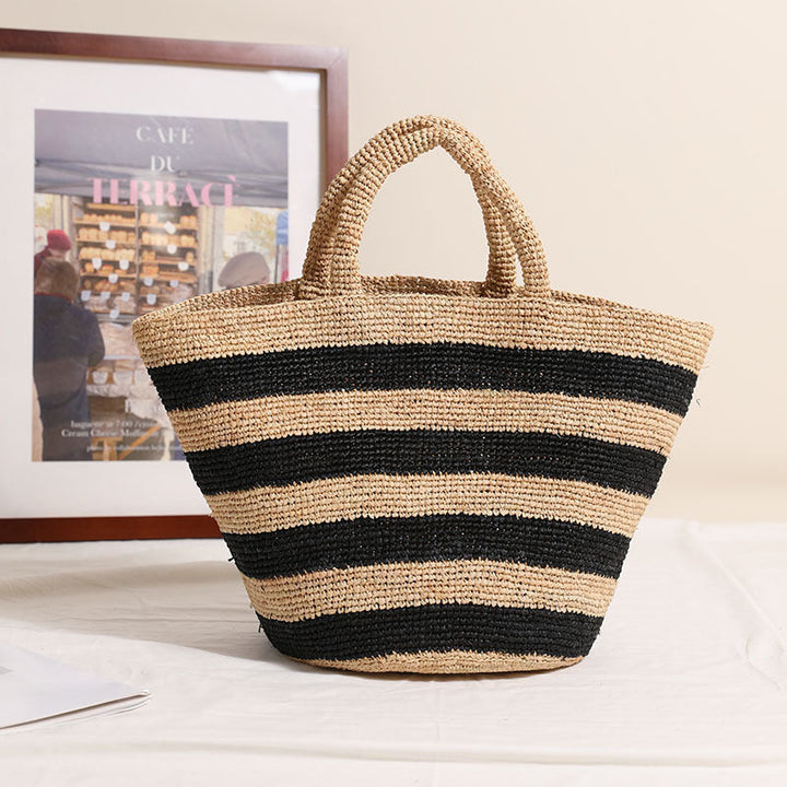 Braided beach bag with modern striped pattern Kalsten