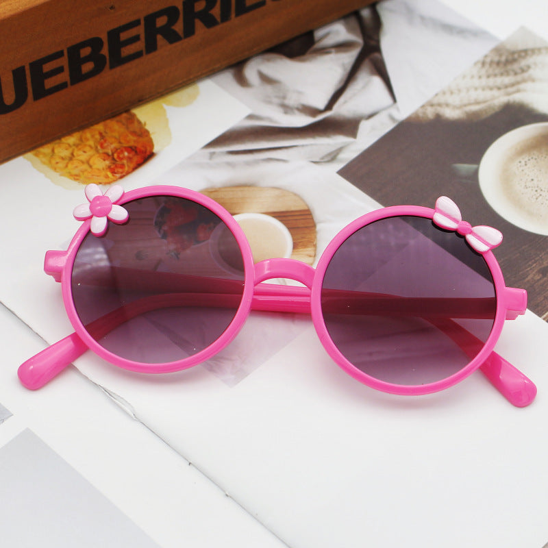 Ladies sunglasses with playful floral accents Kalsten