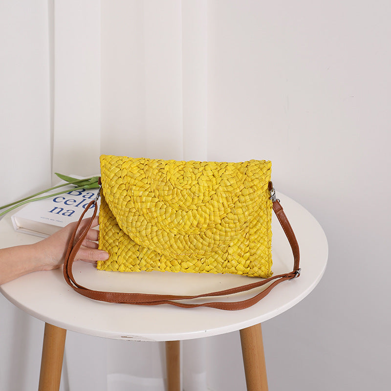 Handcrafted basket bag in elegant wave pattern Kalsten