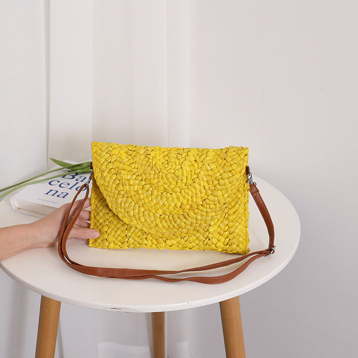 Handcrafted basket bag in elegant wave pattern Kalsten