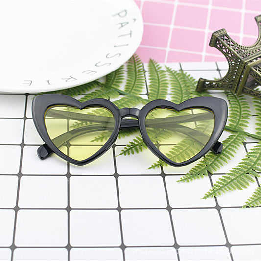 Women's Heart-Shaped Sunglasses with High-Quality UV Protection and Stylish Design Kalsten