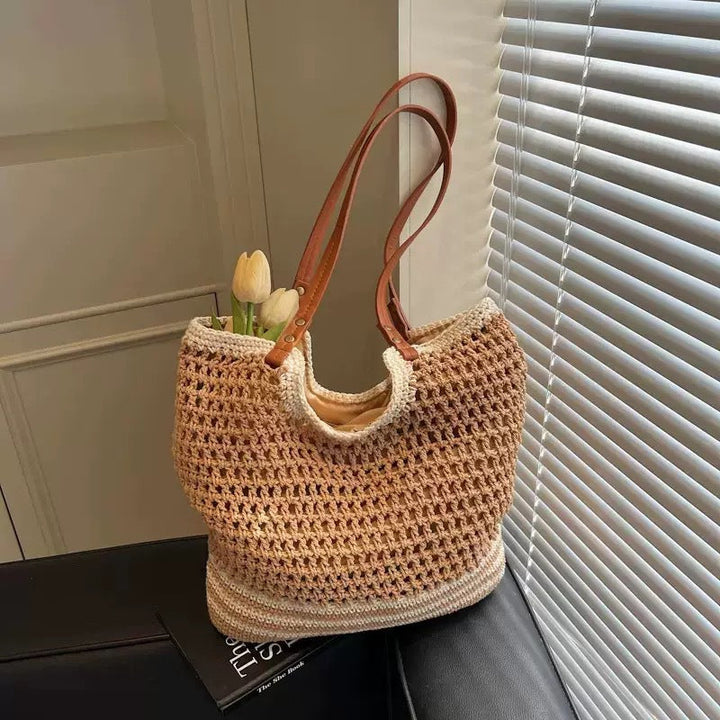 Handcrafted beach bag with fine mesh structures Kalsten