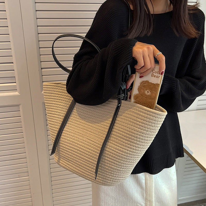 Elegant Shopper Bag with Texture Kalsten