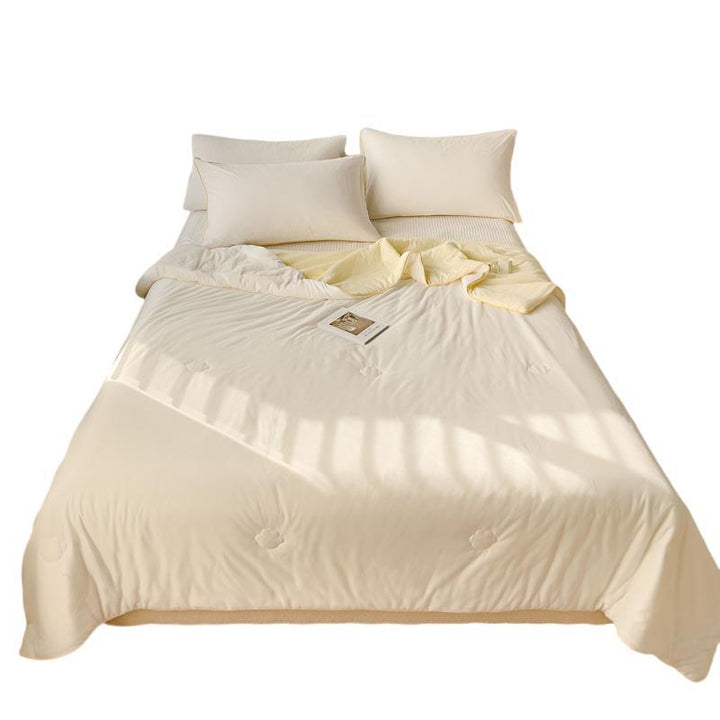 Women's high-quality duvet with a velvety surface and elegant quilting Kalsten