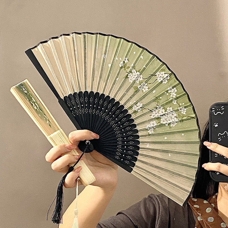 Hand fan with elegant floral pattern Kalsten