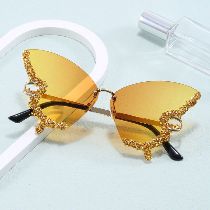 Ladies extravagant Cats Eye sunglasses with sparkling accents Kalsten