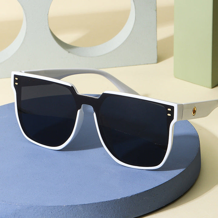 Women Fashionable Oversized Sunglasses with Distinctive Design Kalsten