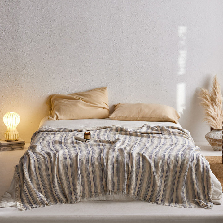 Ladies elegant and airy bedspread made of high-quality cotton Kalsten