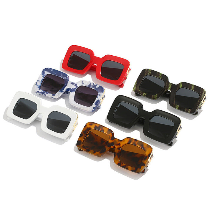 Women square sunglasses with luxurious design and golden accents Kalsten