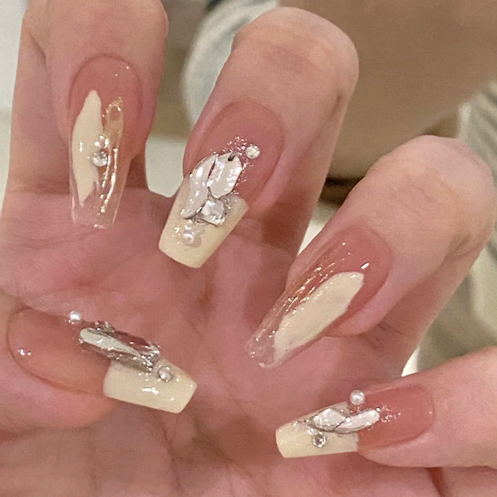 Glamorous artificial nails with moon and star motif Kalsten