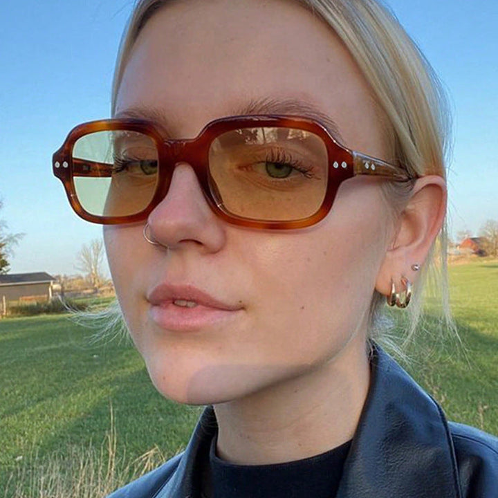 Ladies modern square sunglasses with wide frame and elegant design Kalsten