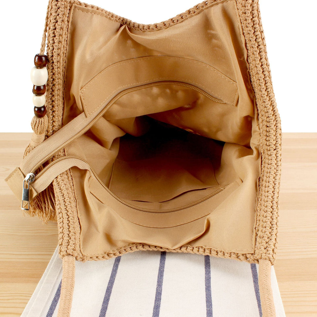 Hand-knotted macrame bag with playful pendant Kalsten