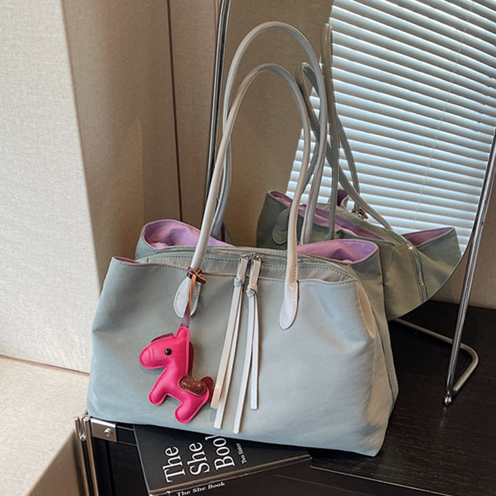 Elegant Tote Bag with Zipper and Practical Interior Pockets Kalsten