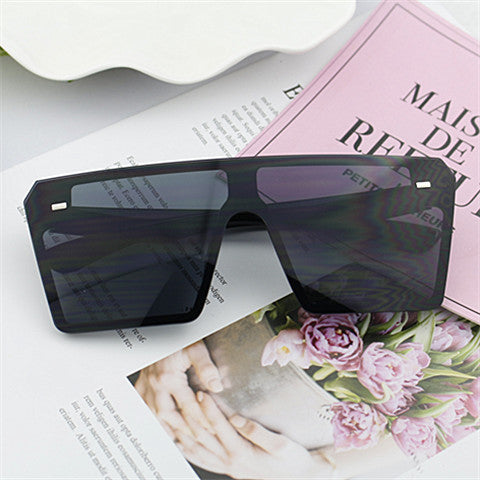 Women’s Fashion Rectangular Sunglasses in Urban Design Kalsten