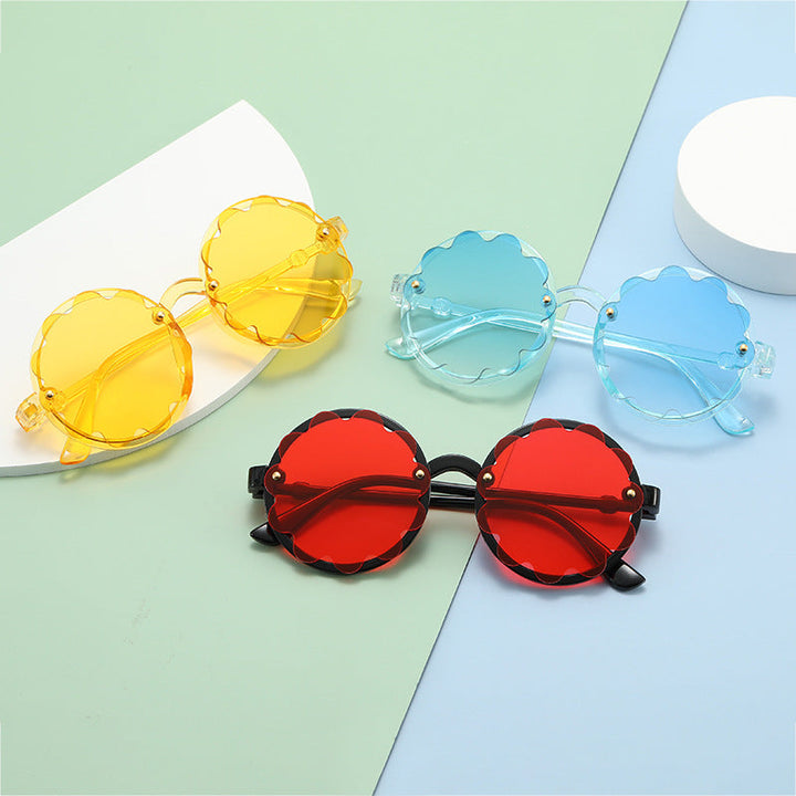 Ladies playful sunglasses with floral design Kalsten