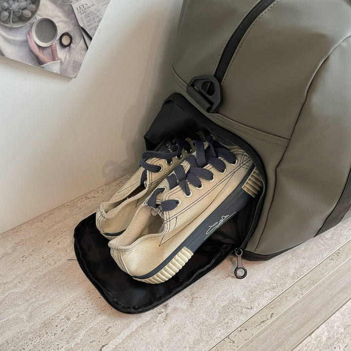 Travel and Sports Bag with Water-Repellent Material and Many Compartments Kalsten