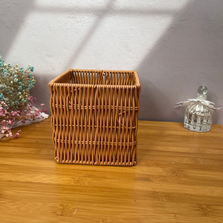 Women's stylish rattan container with pearl handle Kalsten