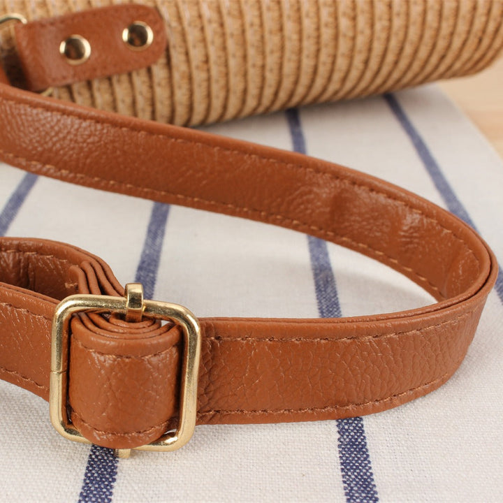 Shoulder bag made of handwoven natural material with elegant handle Kalsten
