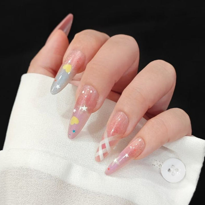 Playful art nails with shimmering designs and 3D applications Kalsten