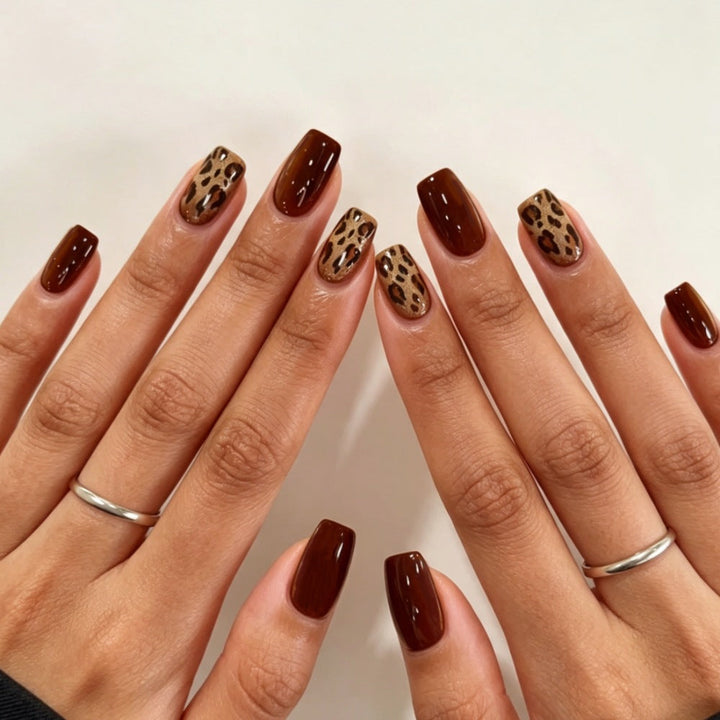 Fashionable leopard pattern artificial nails with glitter accents Kalsten