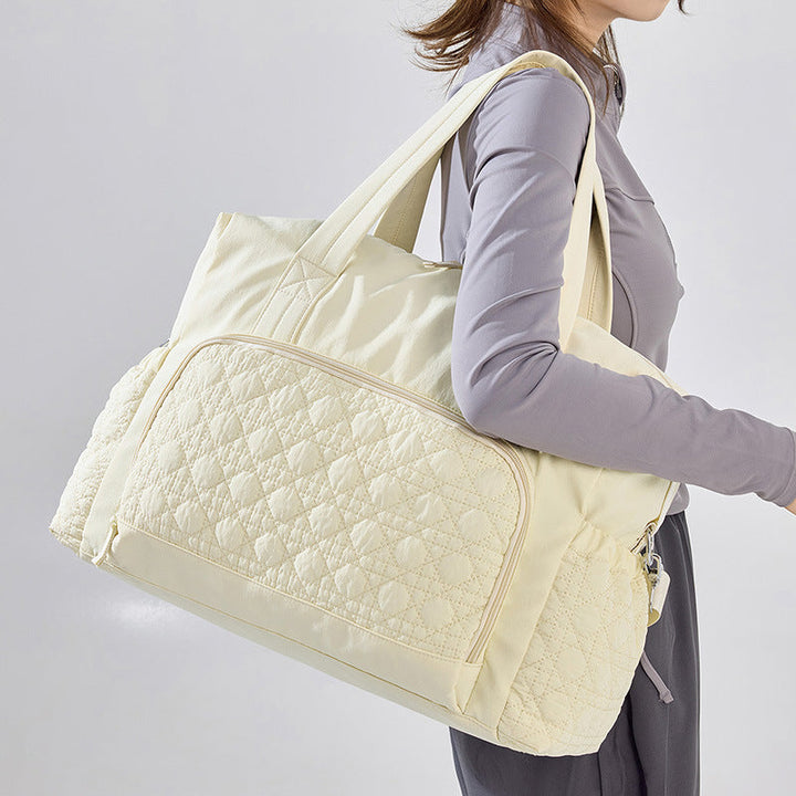 Sporty travel bag with innovative compartment design Kalsten