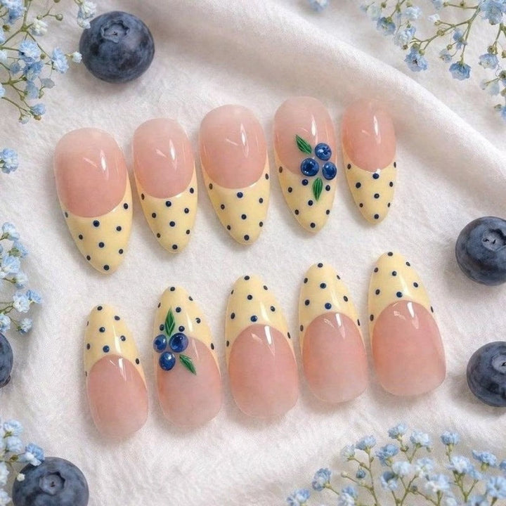 Decorative Press-On Nail Art Set Kalsten