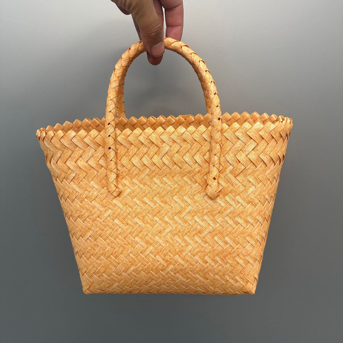 Handcrafted straw bag Acalora
