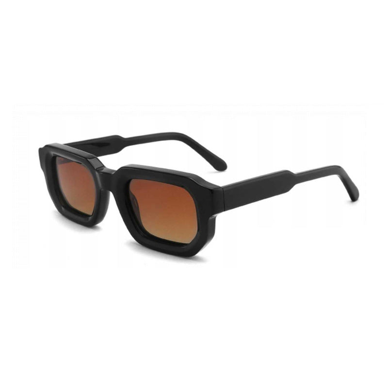 Women's sunglasses in a modern, square design with polarized lenses Kalsten