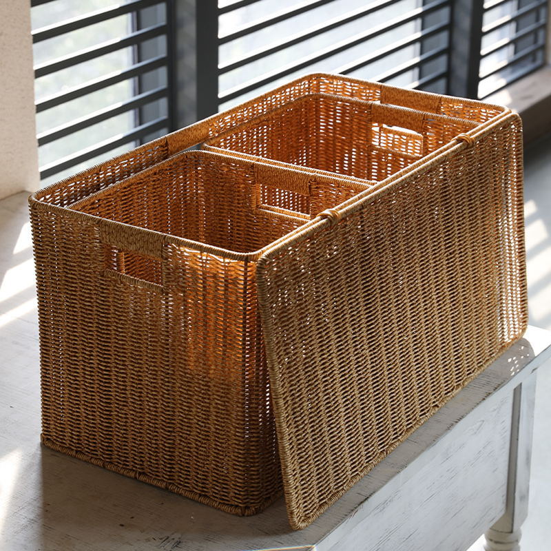 Unisex storage basket made of natural material with practical handles Kalsten