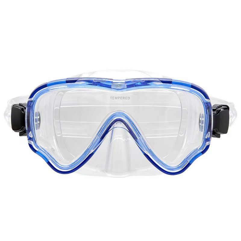 Diving mask with curved field of view and flexible silicone frame Kalsten