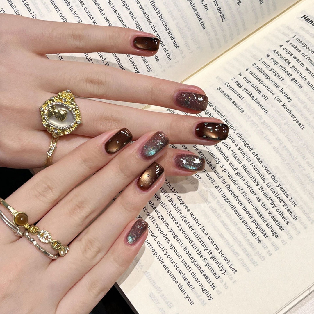Acrylic Nails with Shimmering Gradient Color Kalsten