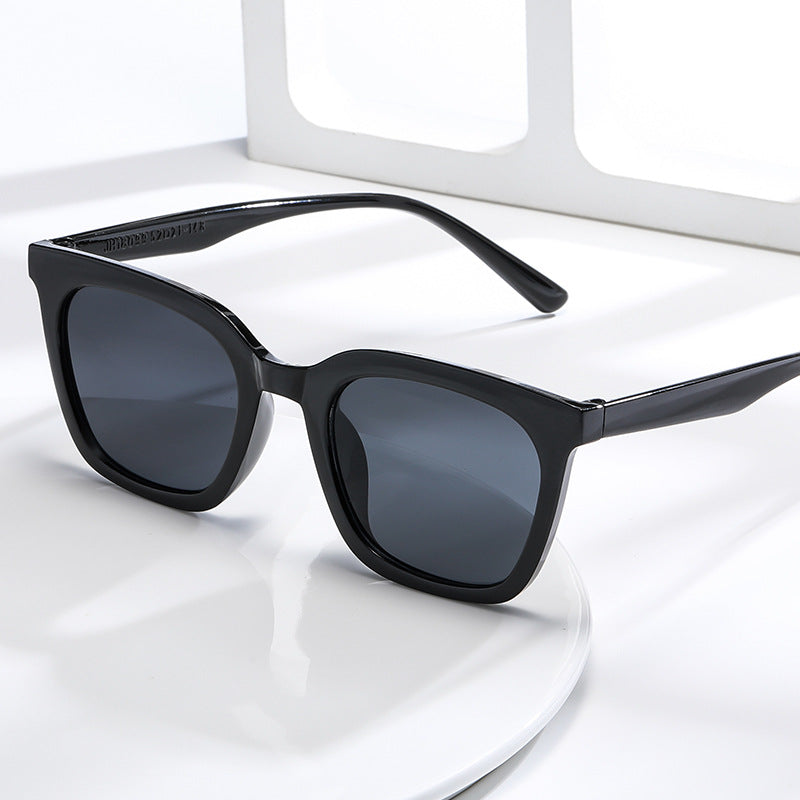 Ladies fashionable sunglasses in bold animal print Kalsten