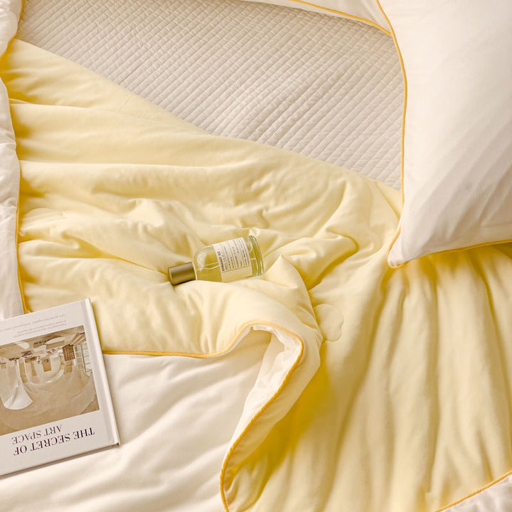 Women's high-quality duvet with a velvety surface and elegant quilting Kalsten