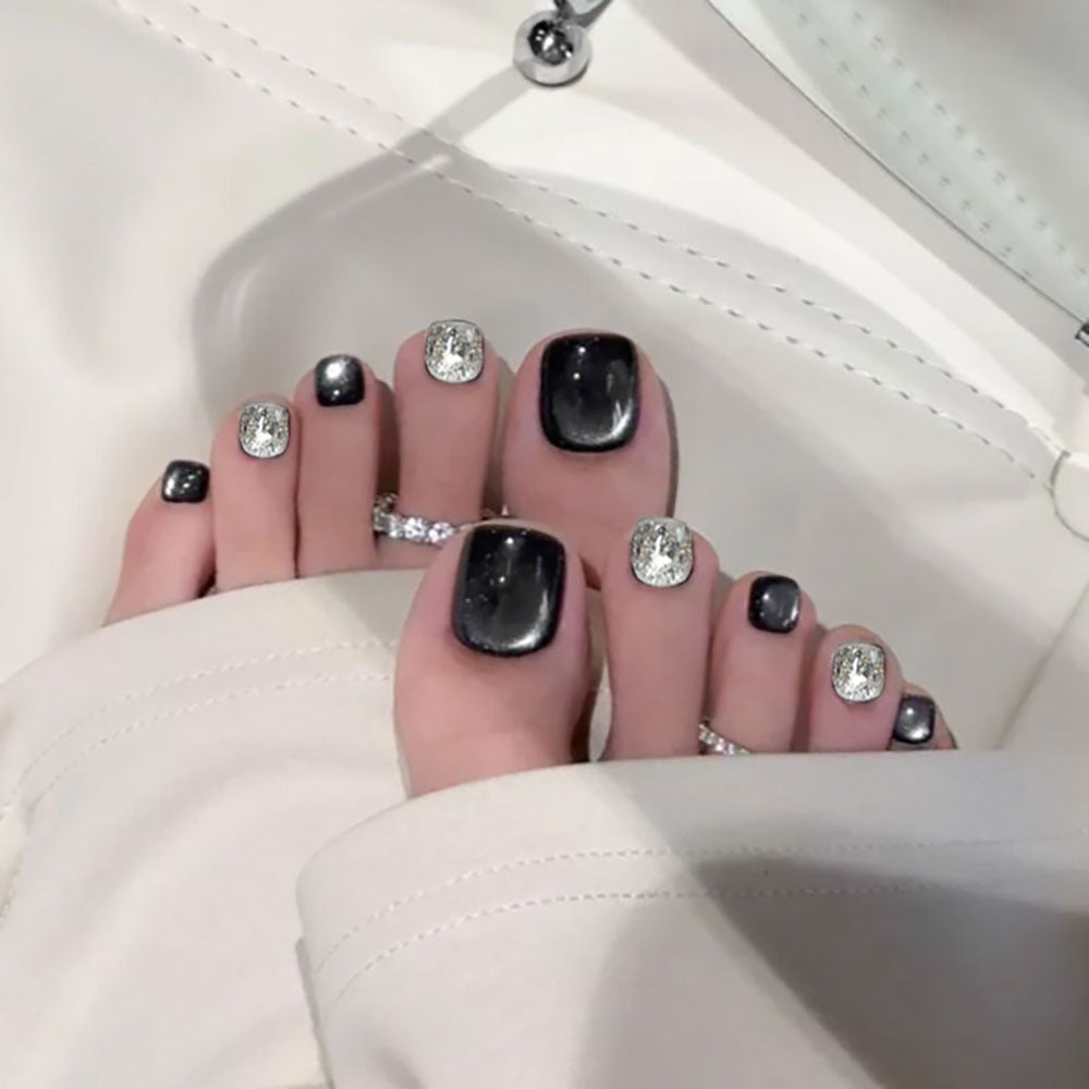 Glamorous Sparkling Toe Nail Art Kalsten