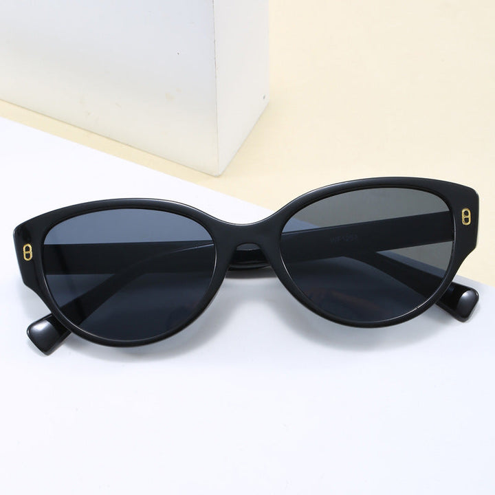 Ladies Cat-Eye Sunglasses with Modern Plastic Frame Kalsten