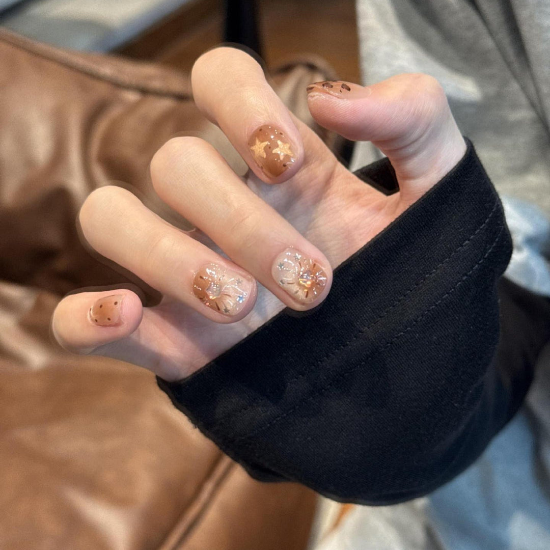 Artificial nails with shimmering fine accents Kalsten