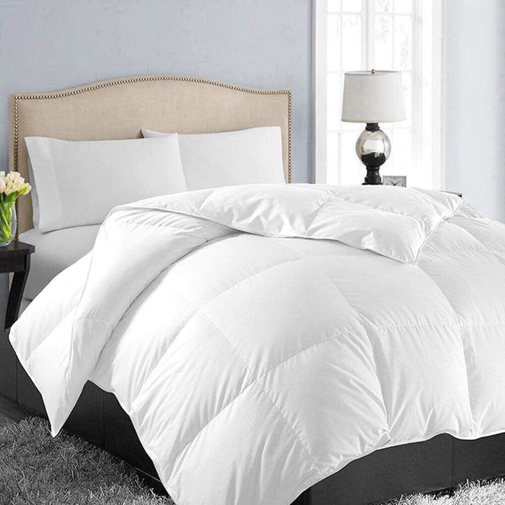 Luxurious All-Season Down Alternative Comforter Kalsten