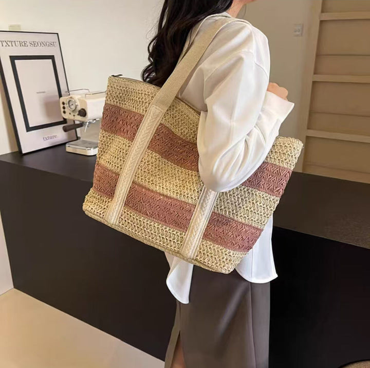 Stylish beach bag with structured design Kalsten