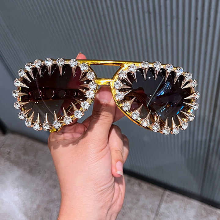 Women's sunglasses in a futuristic design with尖 crystal embellishments Kalsten