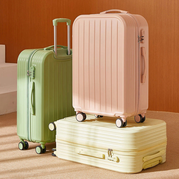 Unisex Durable Lightweight Spinner Suitcase Kalsten