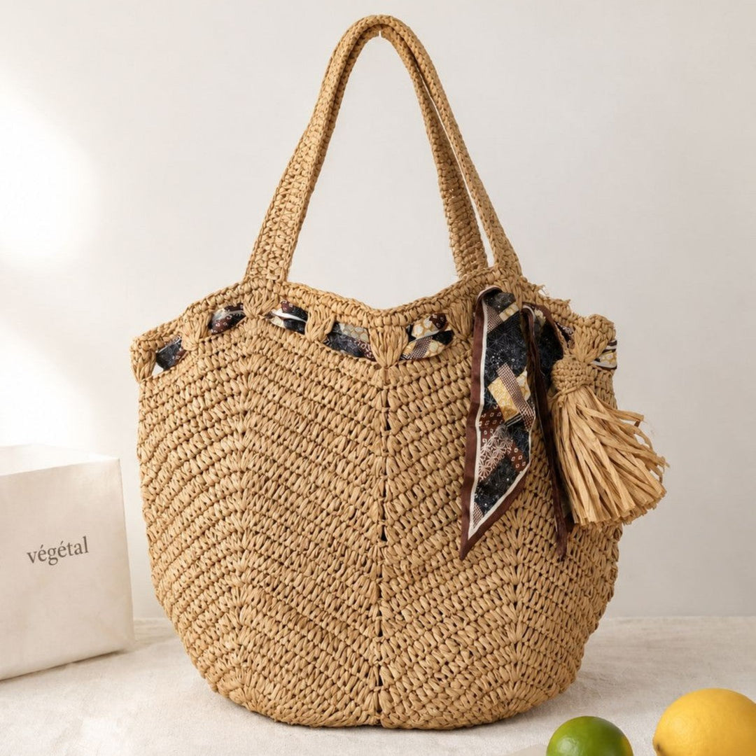 Handmade beach bag with playful pleat and tassels Kalsten